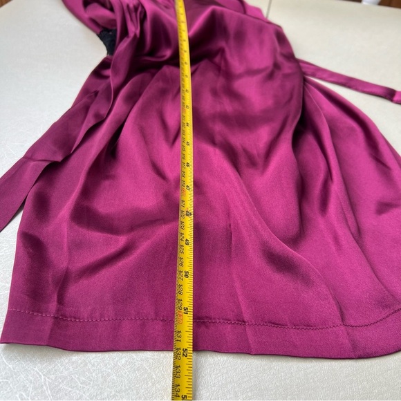 Linea Donatella Women's Enchante
Satin Lace-trim Robe Women’s Size L/XL - Picture 4 of 6